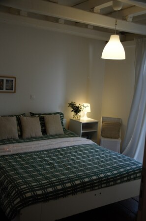 2 bedrooms, iron/ironing board, WiFi, bed sheets - Houses with swimming pool with magnificent view to the sunset (Alyki)
