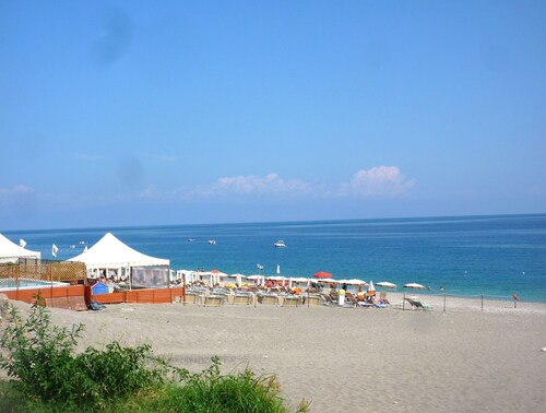 Gardenhouse on the largest beaches of Taormina apartment n. 2 for 4 people