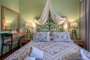 1 bedroom, iron/ironing board, WiFi, bed sheets - Calergi Residence 11 -2BDR Ap/t-Amazing Terrace - Pool Paradise - MONTHLY OFFERS (Ατσιπόπουλο, Rethymno)