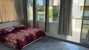 4 makuuhuonetta, ilmainen Wi-Fi