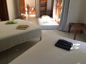 2 habitaciones, tabla de planchar con plancha y wifi gratis 