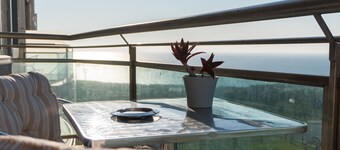 Beach House Ericeira - Ribeira D'Ilhas (World Surf Reserve) - with view of the sea