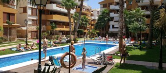 Apartamento de lujo de 2 dormitorios y 2 baños a 200 metros del mar en un complejo de 5 estrellas #