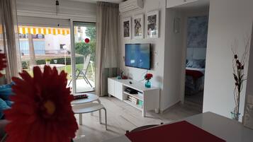 1 dormitorio, sistema de insonorización, tabla de planchar con plancha