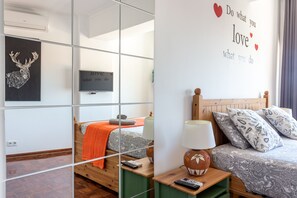 2 bedrooms, iron/ironing board, travel crib, WiFi - Dreamers duplex with seaview (Faro)