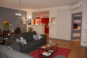 Smart-TV, DVD-Player, Bücher, Videothek
