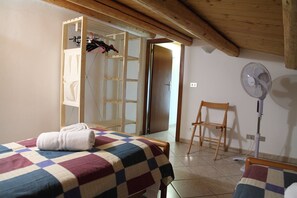 2 camere, ferro/asse da stiro, Wi-Fi gratuito