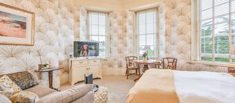 Apartment 7 - The Muntham Luxury Apartments. Spacious Bright First Floor Studio Apartment