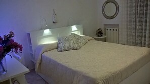 2 bedrooms, desk, iron/ironing board, travel crib