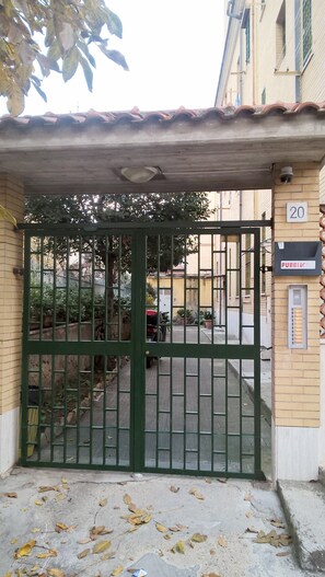 Enter unit 20 through this secure, gated entrance.