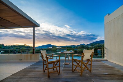 Legrena Beach Villa in Sounio