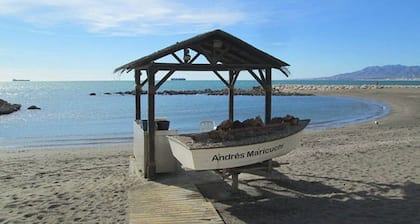 Apart. 2, Malaga, sleeps 6, sea view & terrace