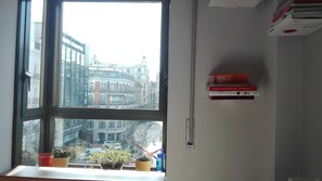Interior - Chueca along Gran Vía. Bright and with views. (Madrid)