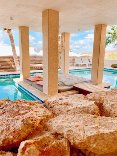 Nice, atmospheric studio near the beach!