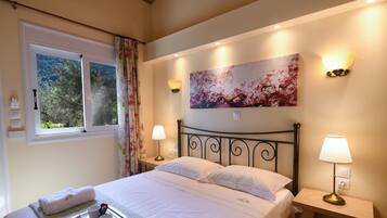 1 bedroom, in-room safe, iron/ironing board, free WiFi