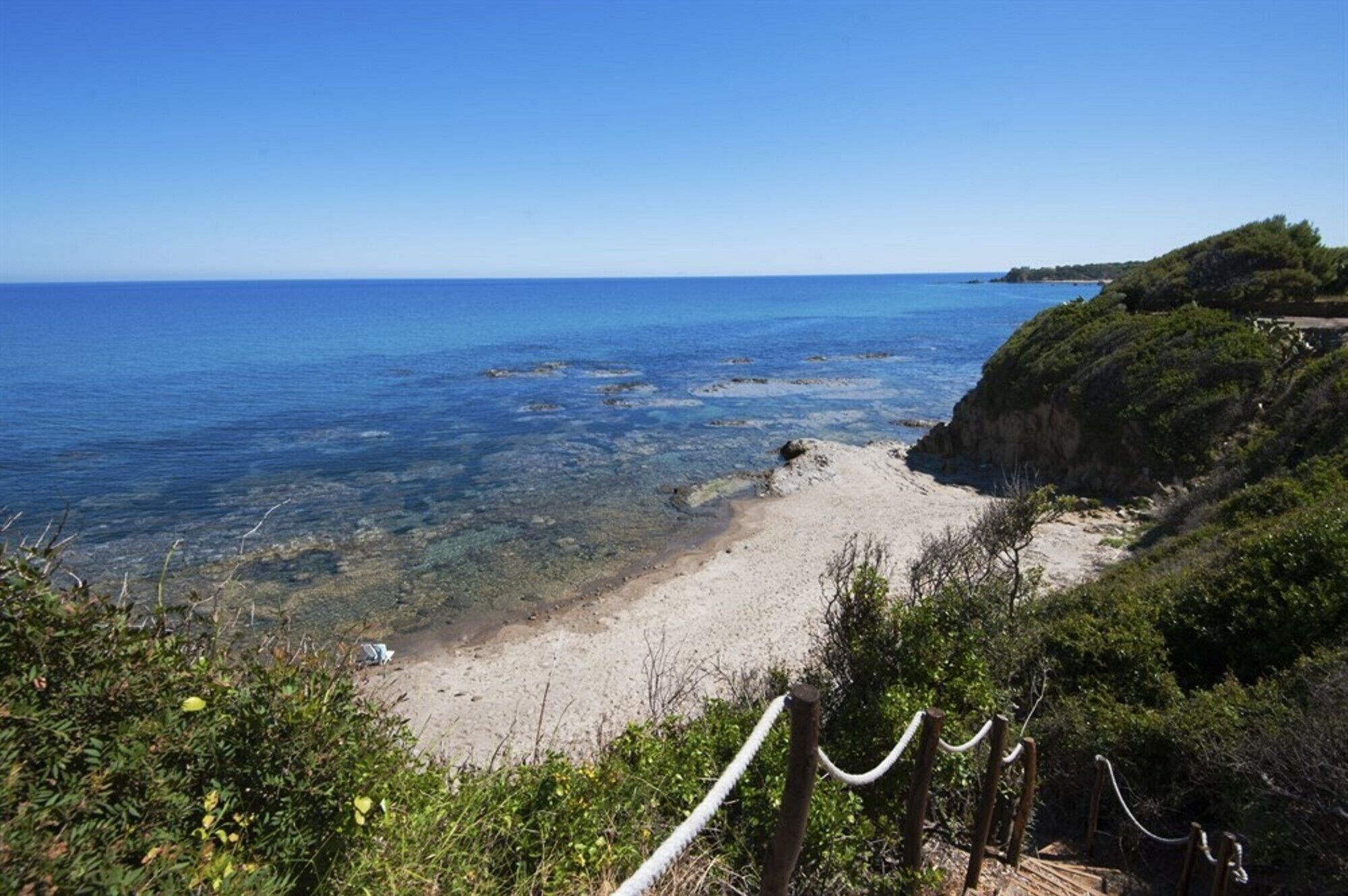 Beach nearby, sun-loungers, beach towels
