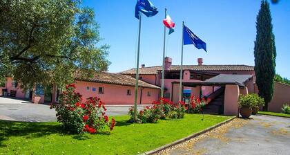 Wonderful Country House: cozy, quiet and bright, near National Golf.