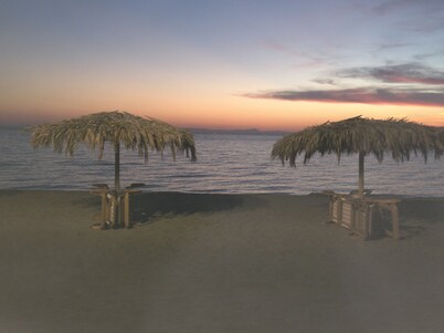 Ground-floor Apartment with garden and view on golf lake, several swimming pools