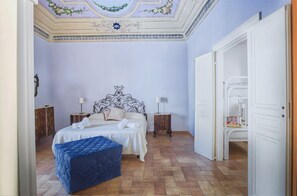 2 bedrooms, iron/ironing board, free WiFi