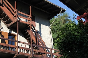 Exterior detail - Ronit house in Valtellina (Delebio)