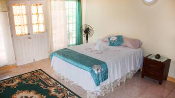 3 chambres, fer et planche Ă repasser, Wi-Fi gratuit, draps fournis