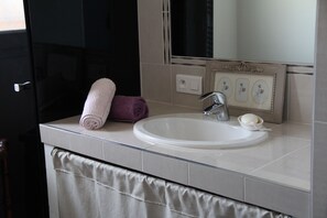 Haartrockner, Toilettenpapier