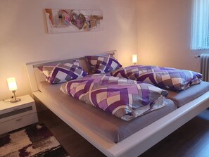 2 Schlafzimmer, Reisekinderbett, kostenloses WLAN, BettwÀsche