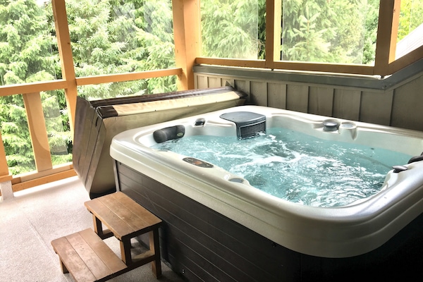 屋内スパ浴槽