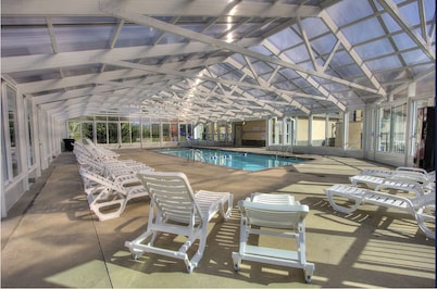 Rachel's Mountain Blessing w/ Pools, Hot tub, & Arcade Game 2 Kings & 1 Queen