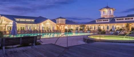 Indoor pool, outdoor pool