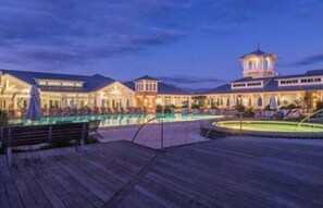 Innenpool, Außenpool