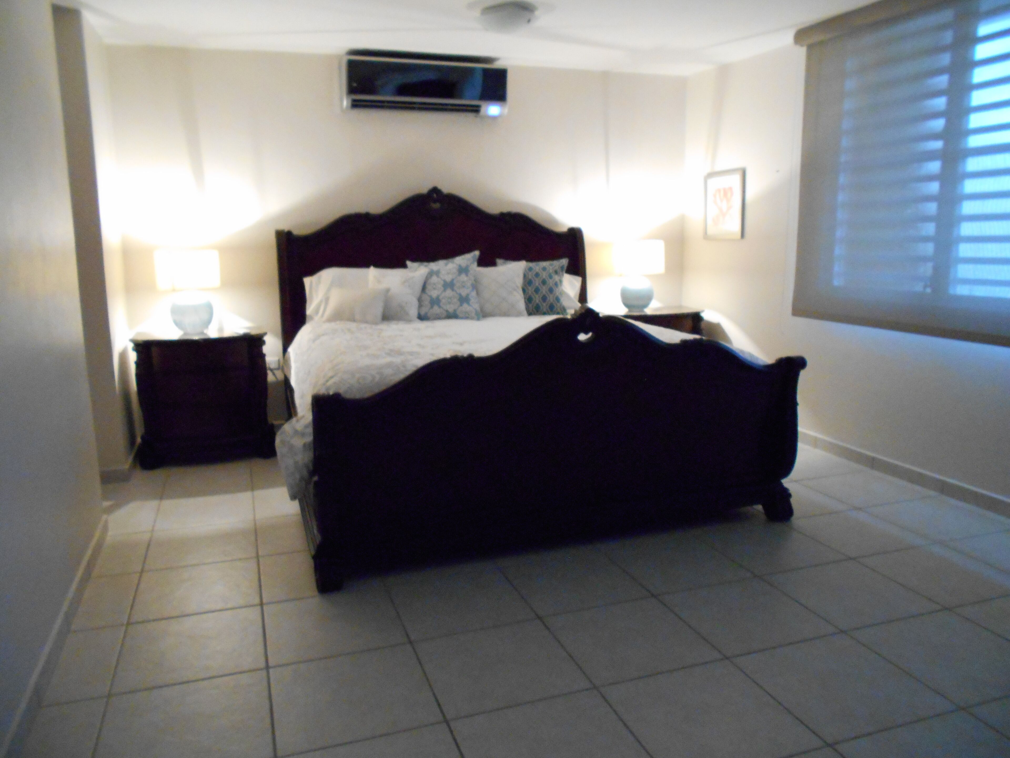 4 多间卧室、熨斗/熨衣板、旅行婴儿床、WiFi