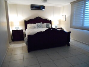 4 عدّة غرف نوم ومكواة/لوح كي وسرير سفر وواي فاي