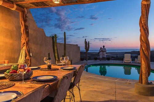 Casa Del Mar - Santa Fe Inspired Home With Gracious Mediterranean Style Living