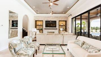 Smart TV, chimenea, videojuegos y reproductor de DVD