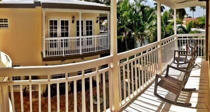 "WILLKOMMEN IM PARADIES" - SPAZIERGANG ZUM STRAND ODER ZU DEN WELTBERÜHMTEN LAS OLAS BLVD