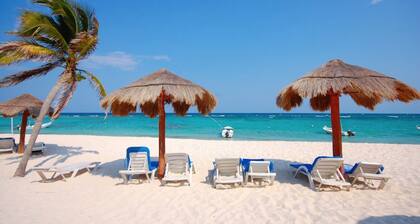 HUMBLE / RIGHT ON THE BEACH / IN CONDO-HOTEL / 0.6mi DIRT ROAD TO GET TO IT