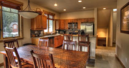 Steps from Heated Pool and Minnie's Cabin. Close to Keystone Ski Shuttle