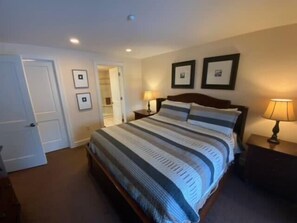 2 makuuhuonetta, silitysrauta/-lauta, vauvan matkasänky, Wi-Fi