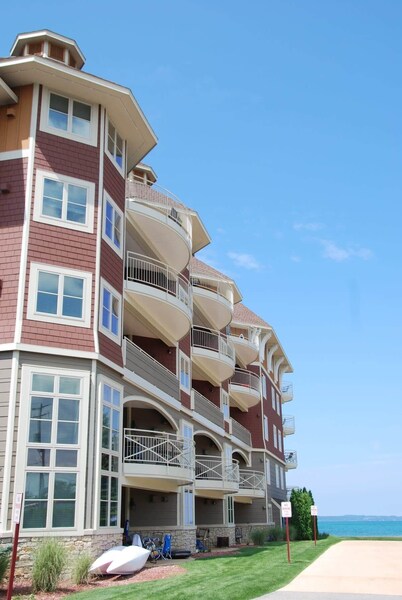 Beautiful First Floor suite with patio to the Bay