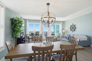 Älytelevisio, kirjoja, stereot