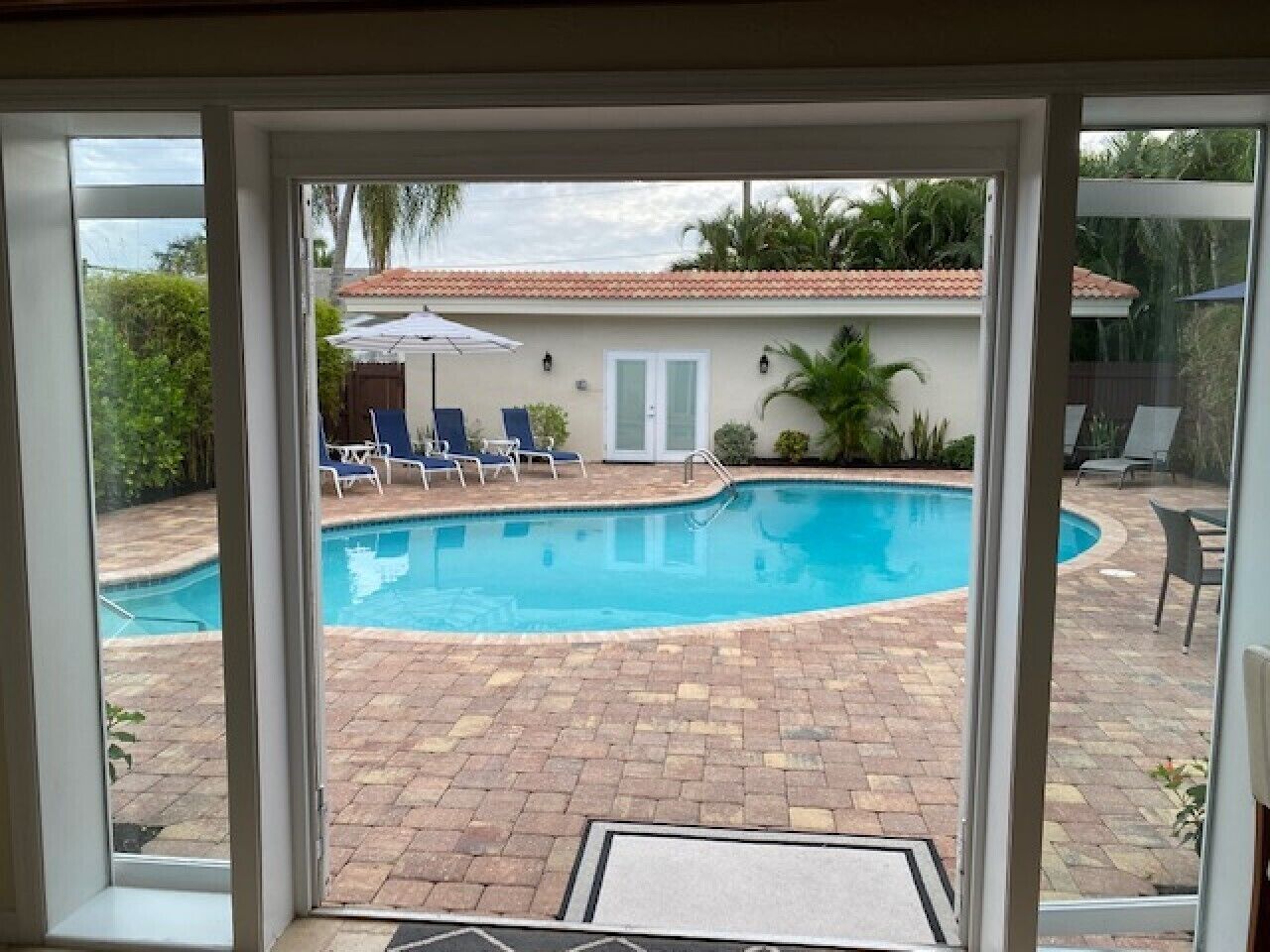 Et oppvarmet basseng