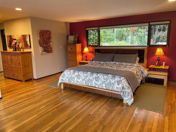 5 bedrooms, iron/ironing board, free WiFi, bed sheets