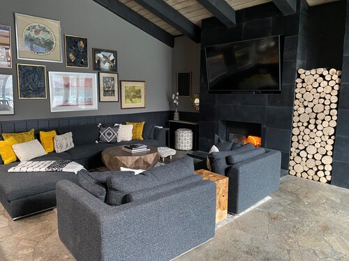 Chic, Chamonix Chalet walk to Canyon Lodge -Legal Rental