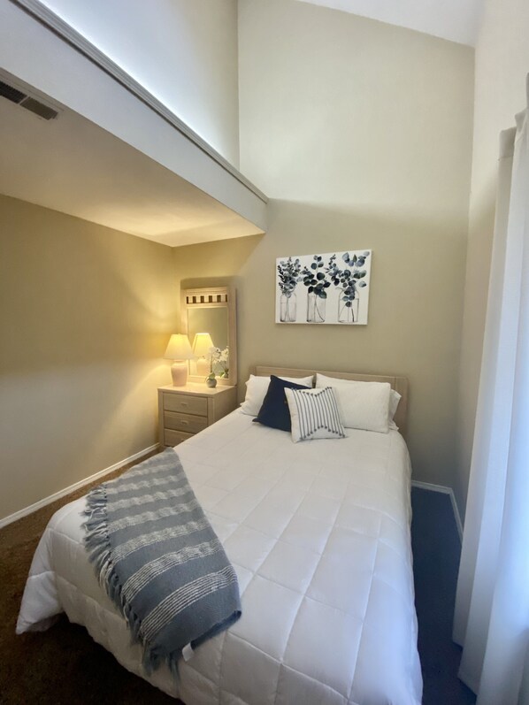 2 bedrooms, iron/ironing board, WiFi, bed sheets