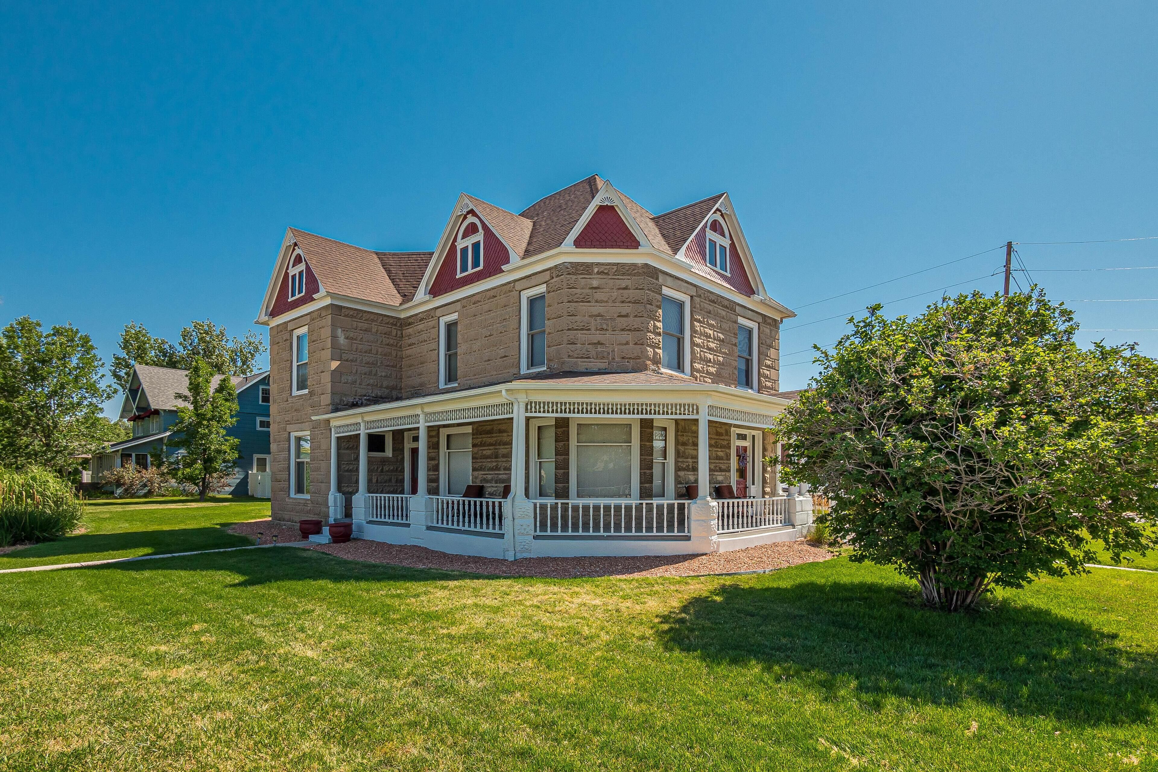 Sagebrush II - Downtown Home w/ Patio BBQ & Bikes!