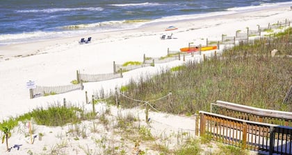 Ocean Front Good Times ... Vain neljätoista askel päässä rannasta