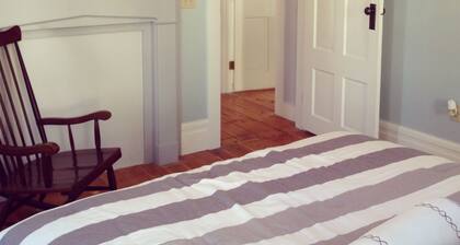 A Family Heirloom - Historic 1839 Downtown Mystic Home