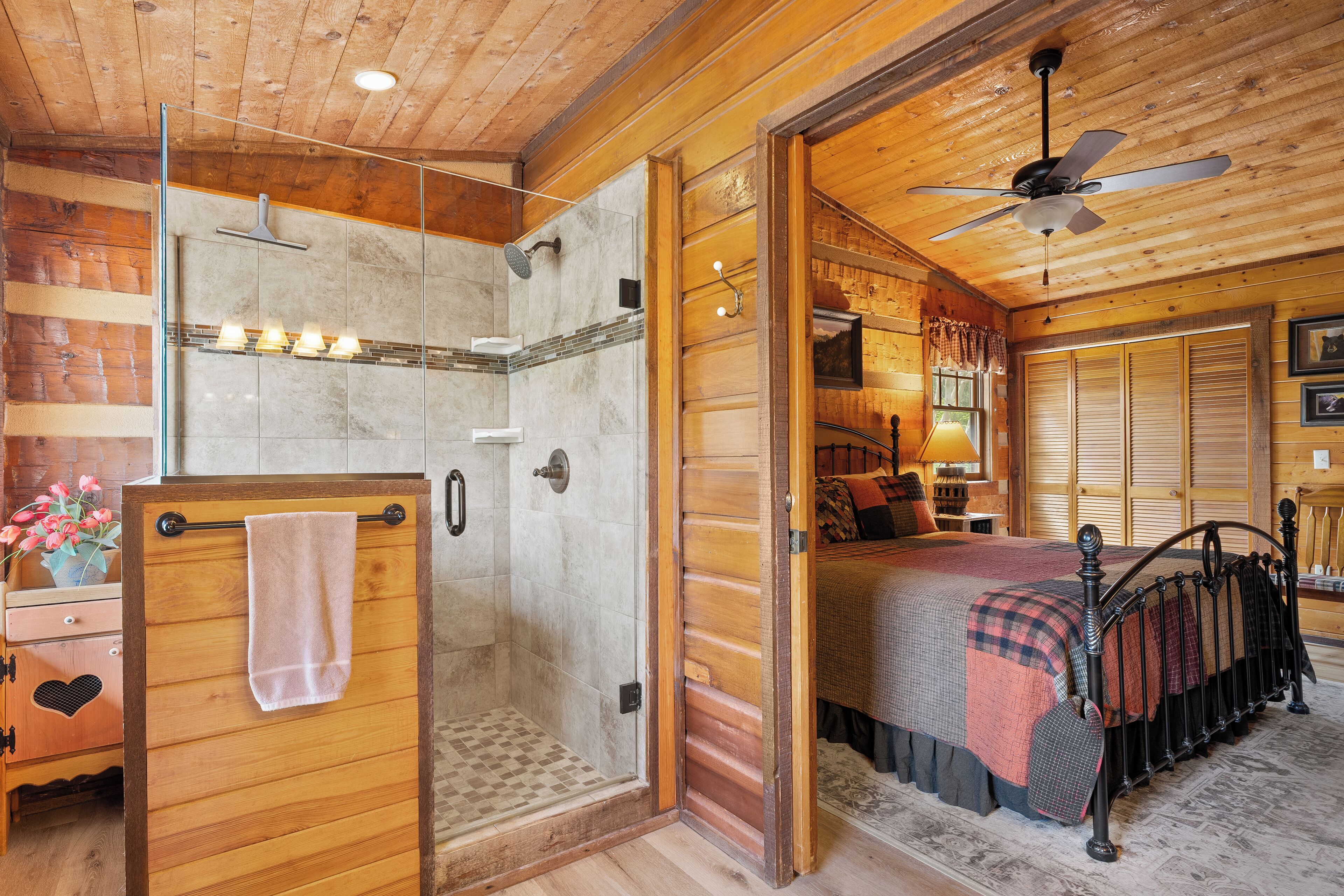 2 habitaciones, tabla de planchar con plancha y wifi gratis 