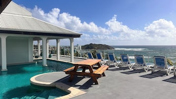 Außenpool, Liegestühle